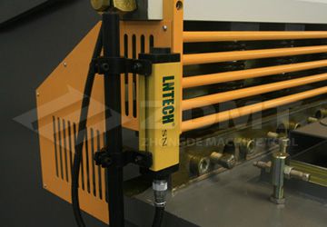 光幕掩护.jpg 光幕掩护.jpg