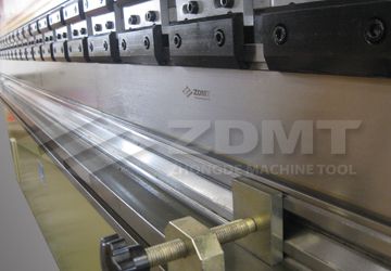 模具夹具.jpg 模具夹具.jpg